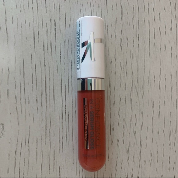 It Cosmetics Confidence in a Serum Gloss Shade Self Determined - soft cool mauve - Picture 1 of 1